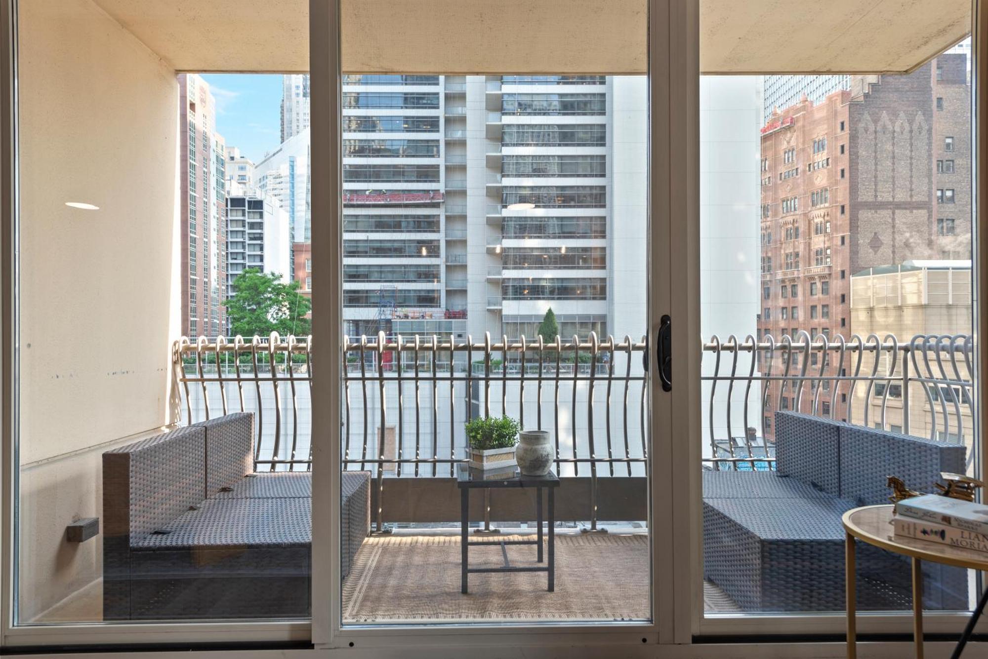 The Bernardin Gold Coast Luxury Apartments Near Magnificent Mile Chicago Eksteriør bilde