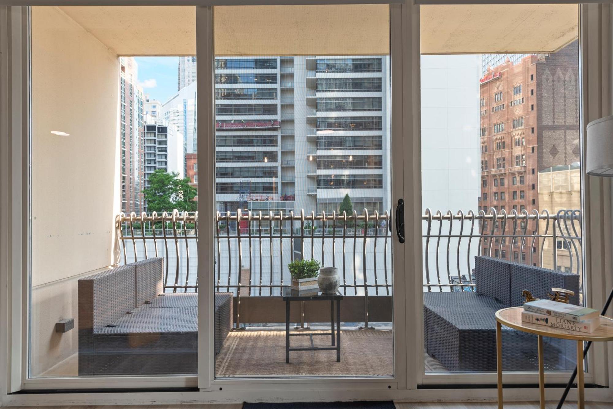 The Bernardin Gold Coast Luxury Apartments Near Magnificent Mile Chicago Eksteriør bilde