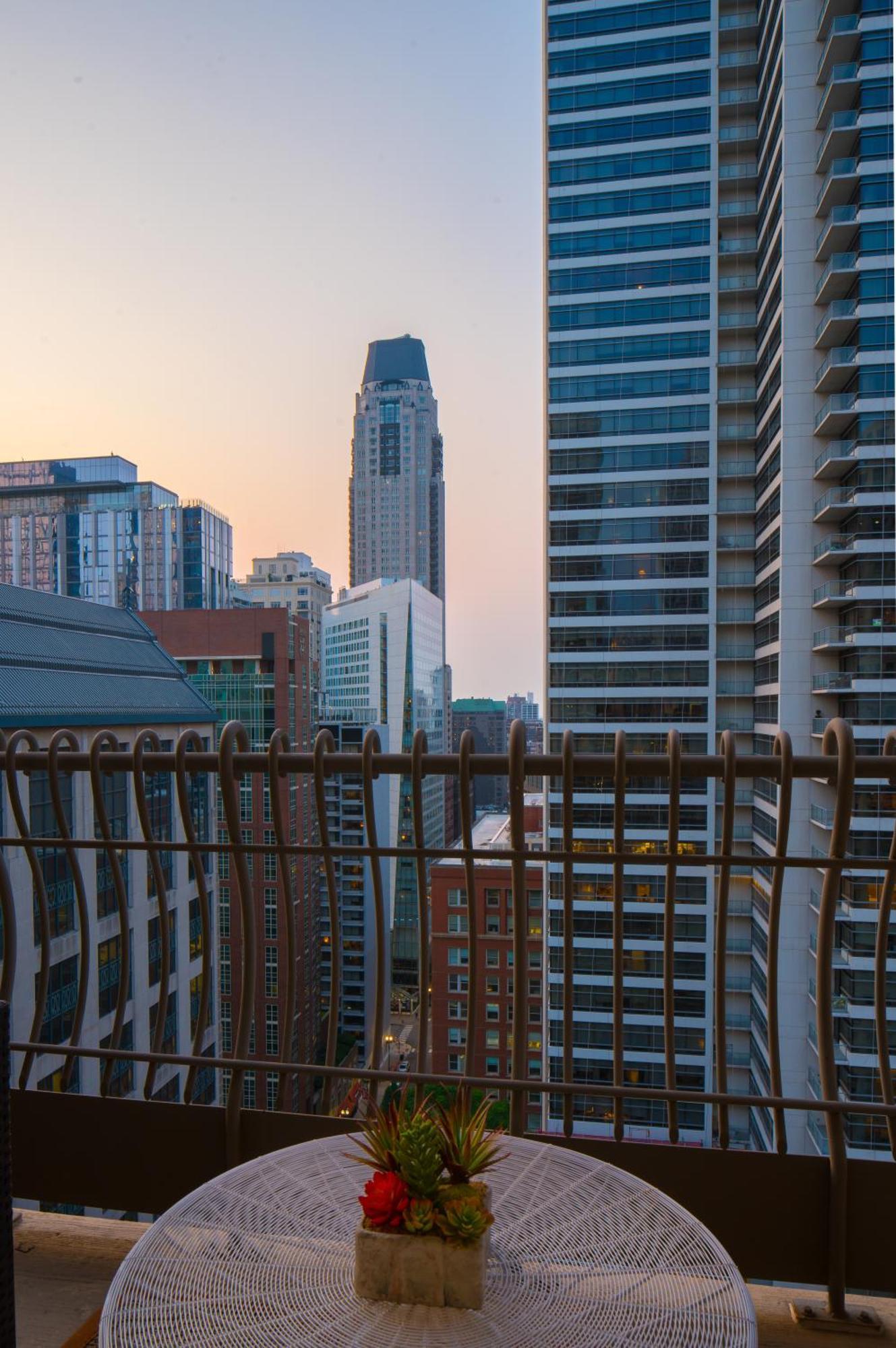 The Bernardin Gold Coast Luxury Apartments Near Magnificent Mile Chicago Eksteriør bilde
